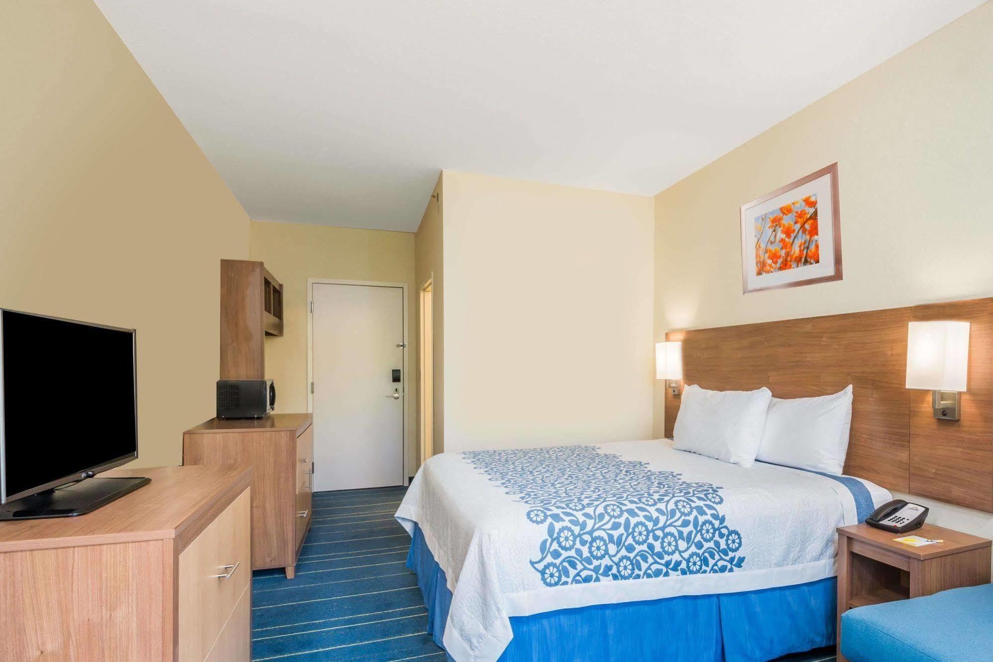 Days Inn By Wyndham Cadiz Esterno foto