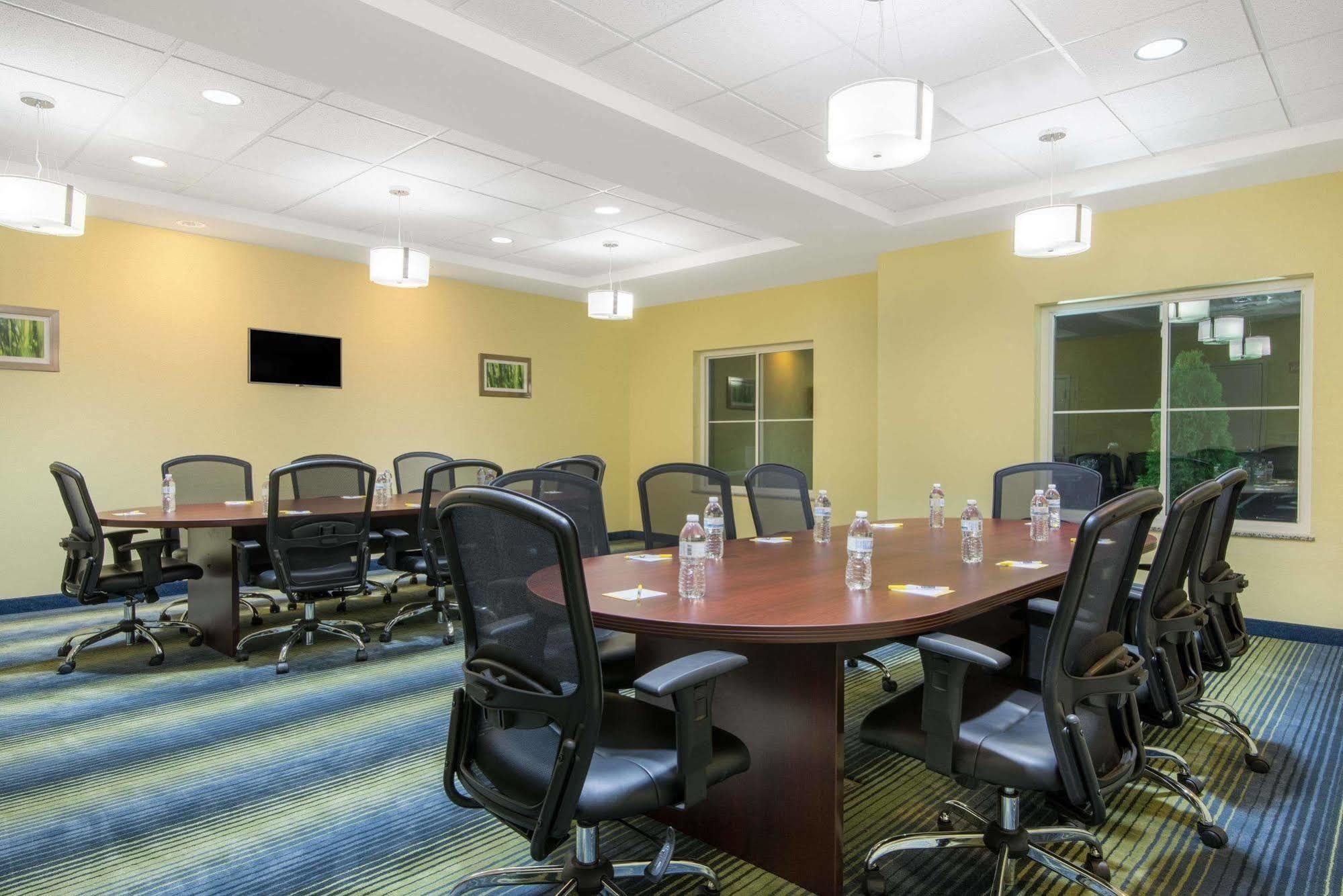 Days Inn By Wyndham Cadiz Esterno foto
